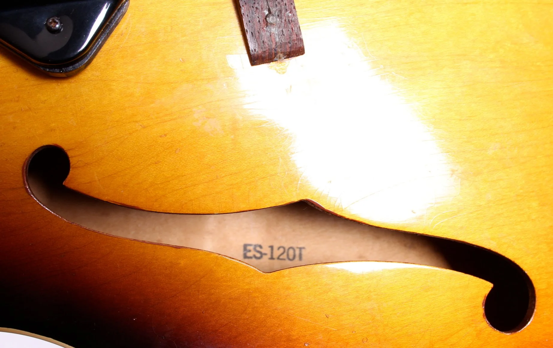 1963 Gibson ES-120T sunburst - Image 11