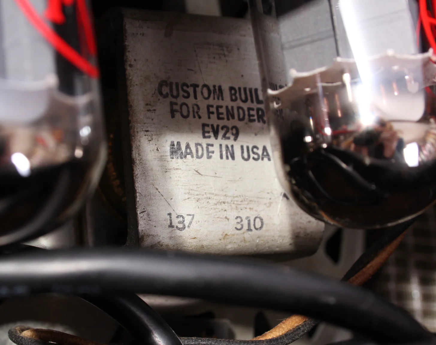 1964 Fender Champ 5F1 transitional black tolex - Image 5