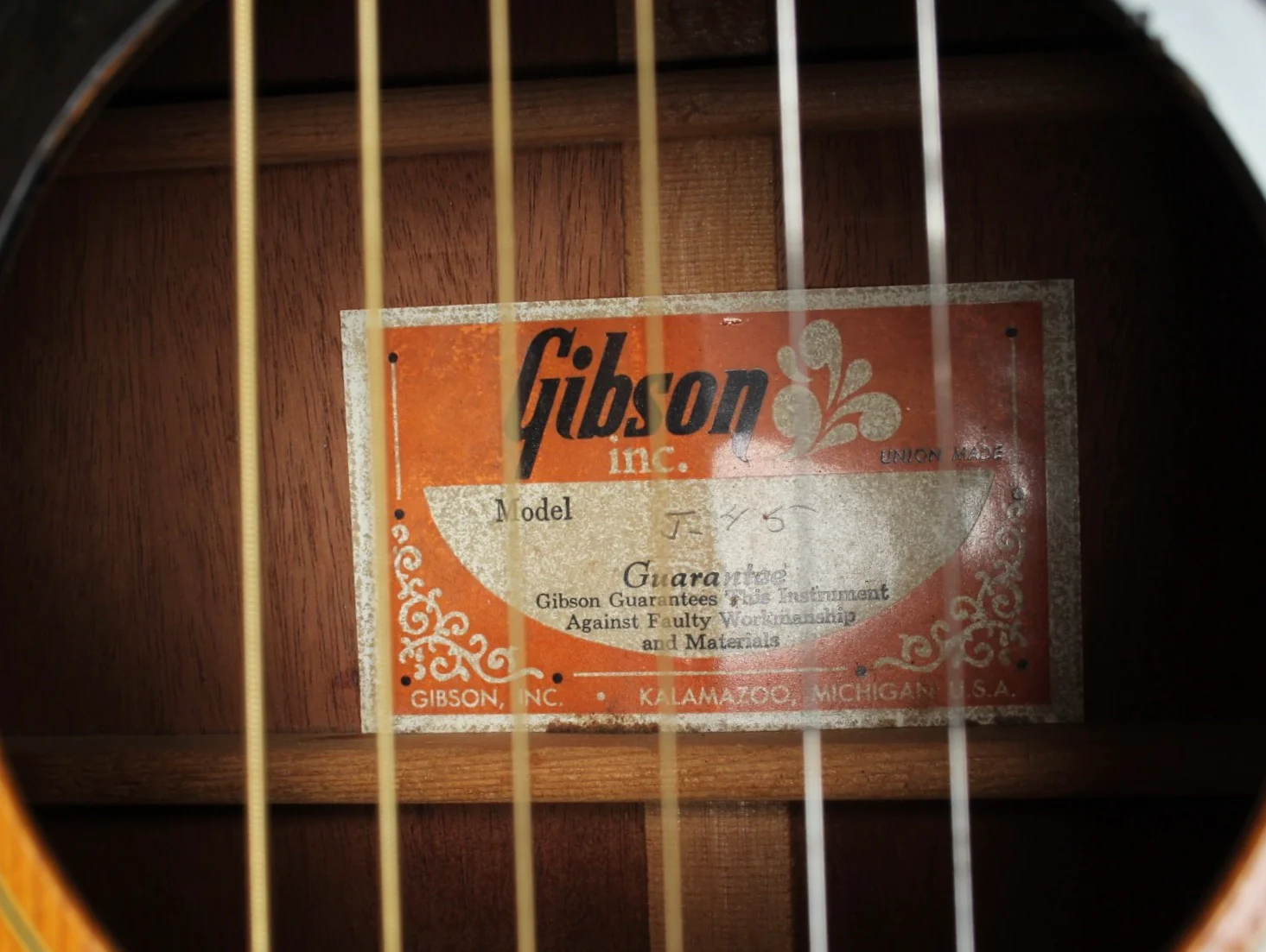 1970 Gibson J-45 sunburst - Image 11