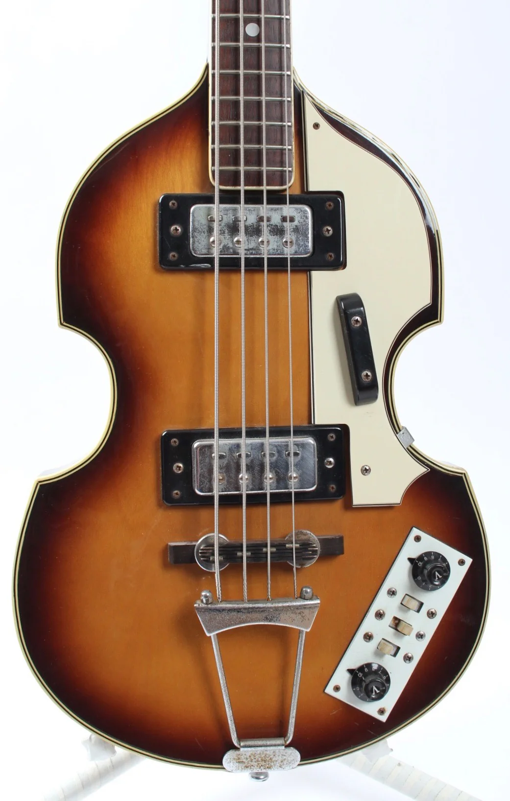 1970s Greco Violin Bass sunburst - Image 2