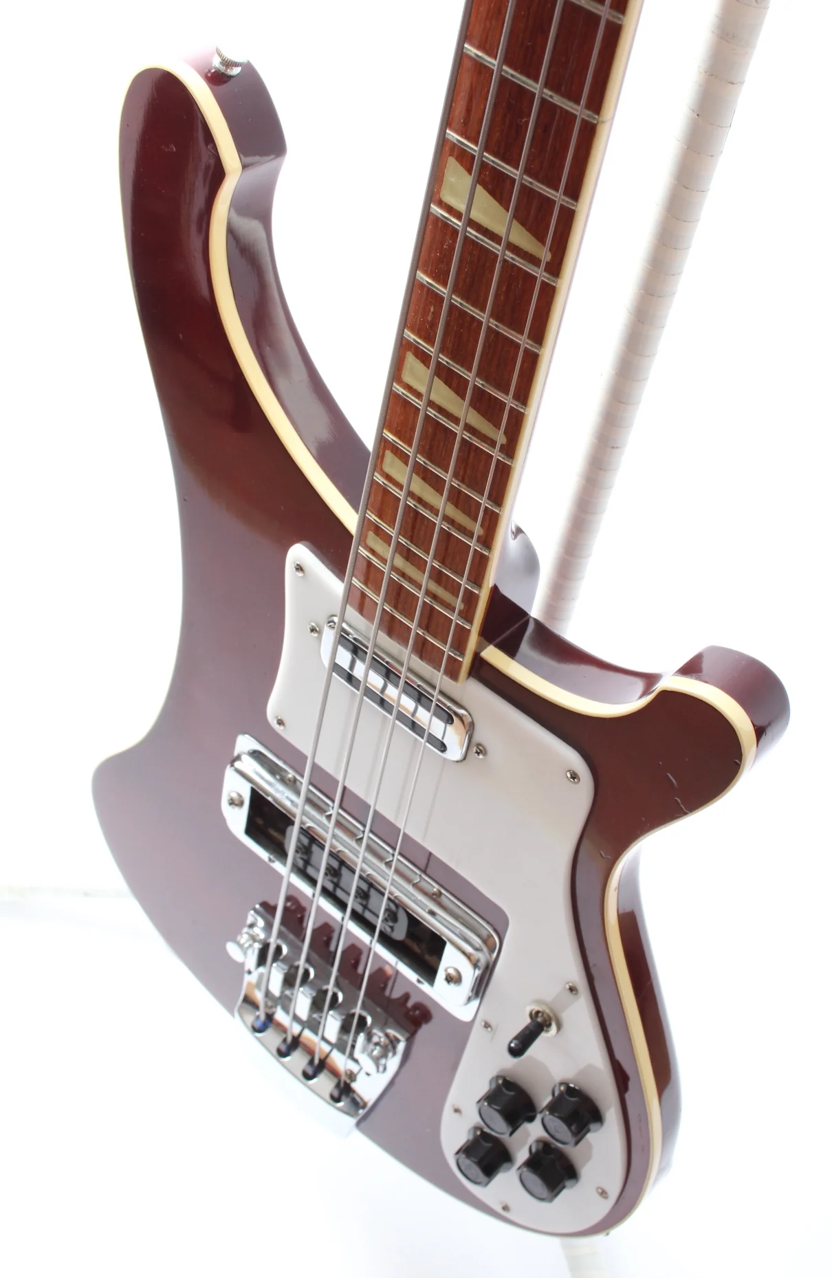 1973 Rickenbacker 4001 burgundy glo - Image 3