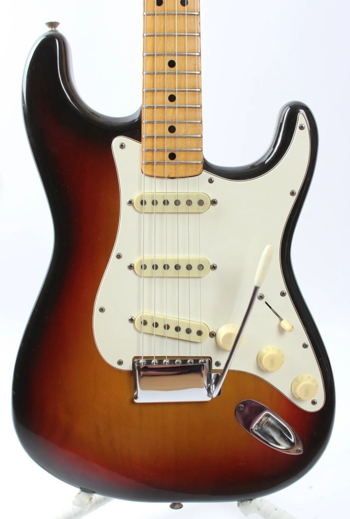 1976 Fender Stratocaster sunburst - Image 2