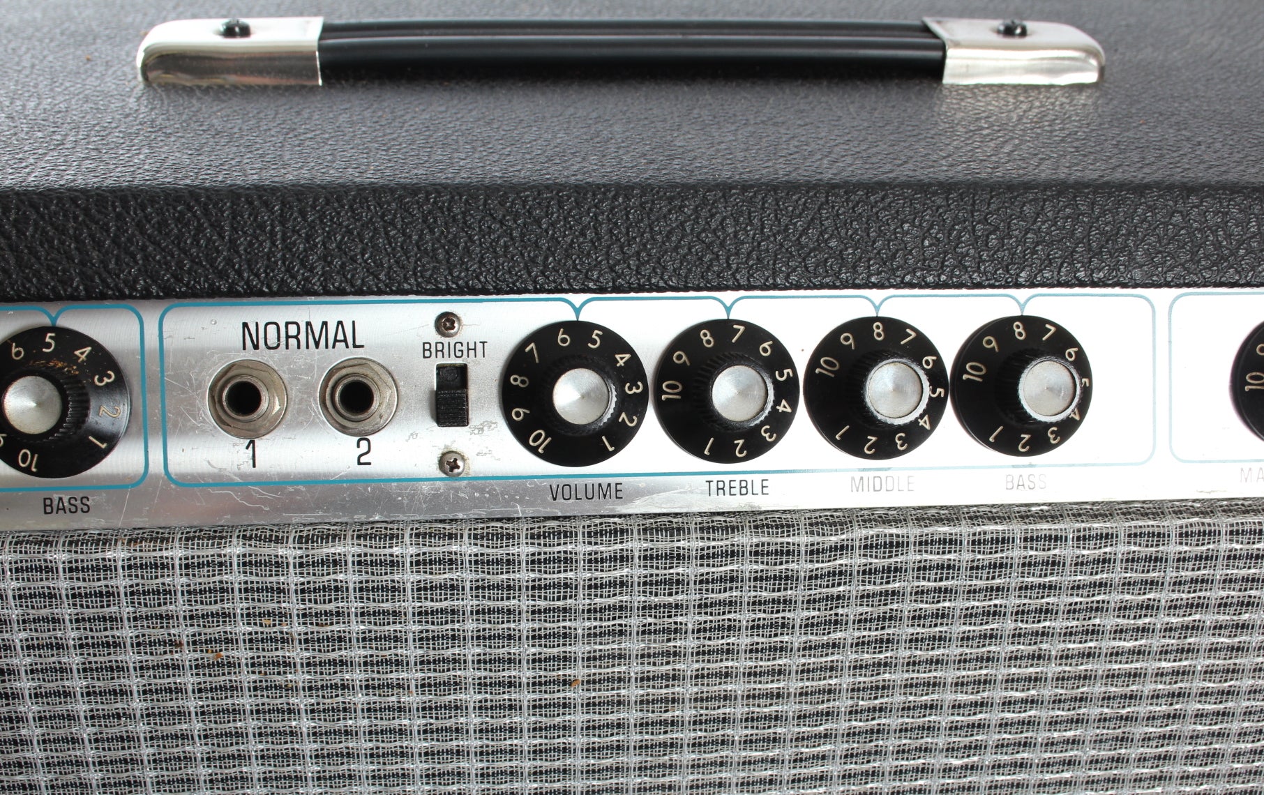 1978 Fender Bassman 135 w/ 4x12 pyramid cabinet silverface - Image 4