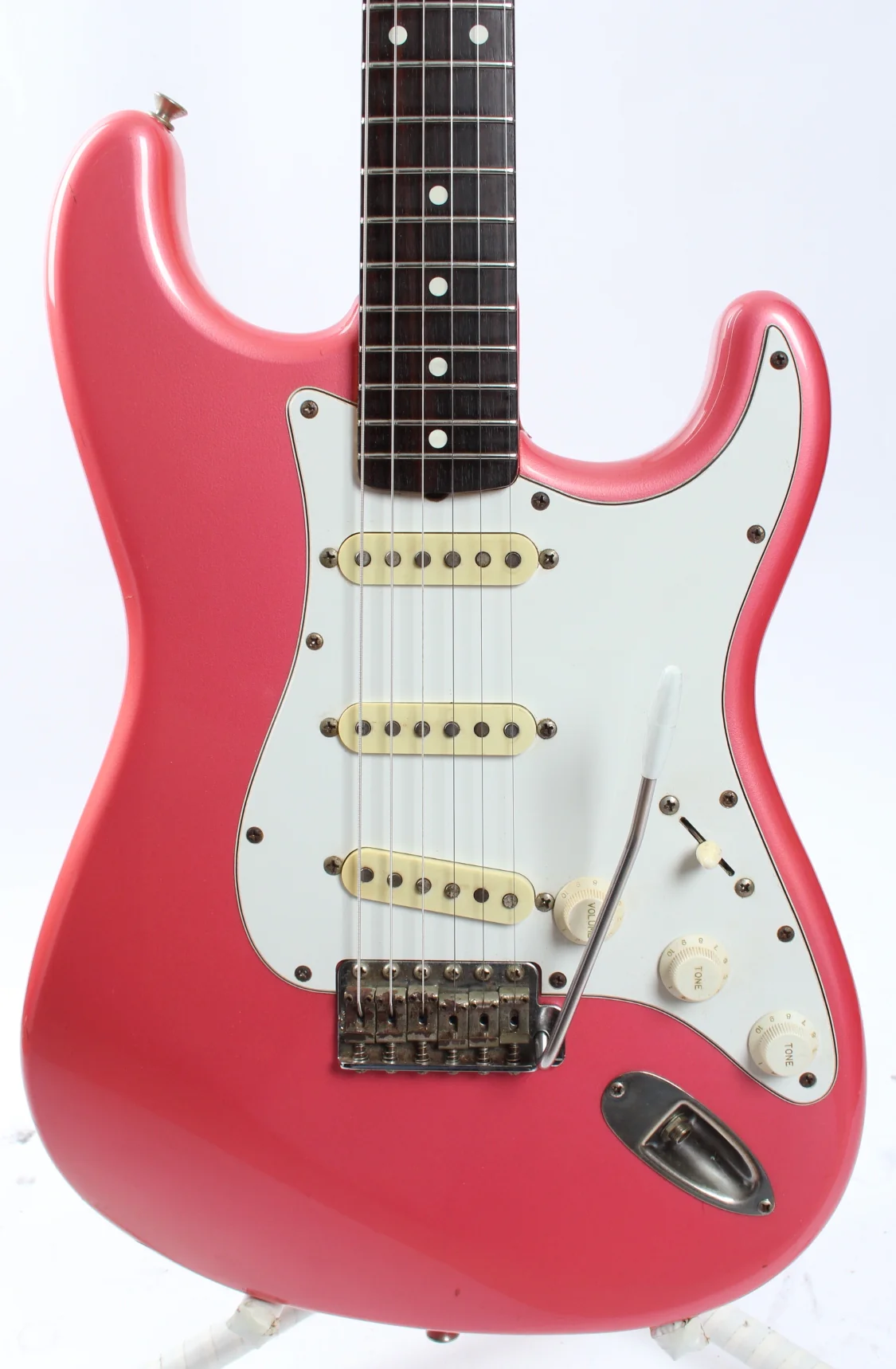 1983 Squier Stratocaster 62 Reissue metallic pink - Image 2