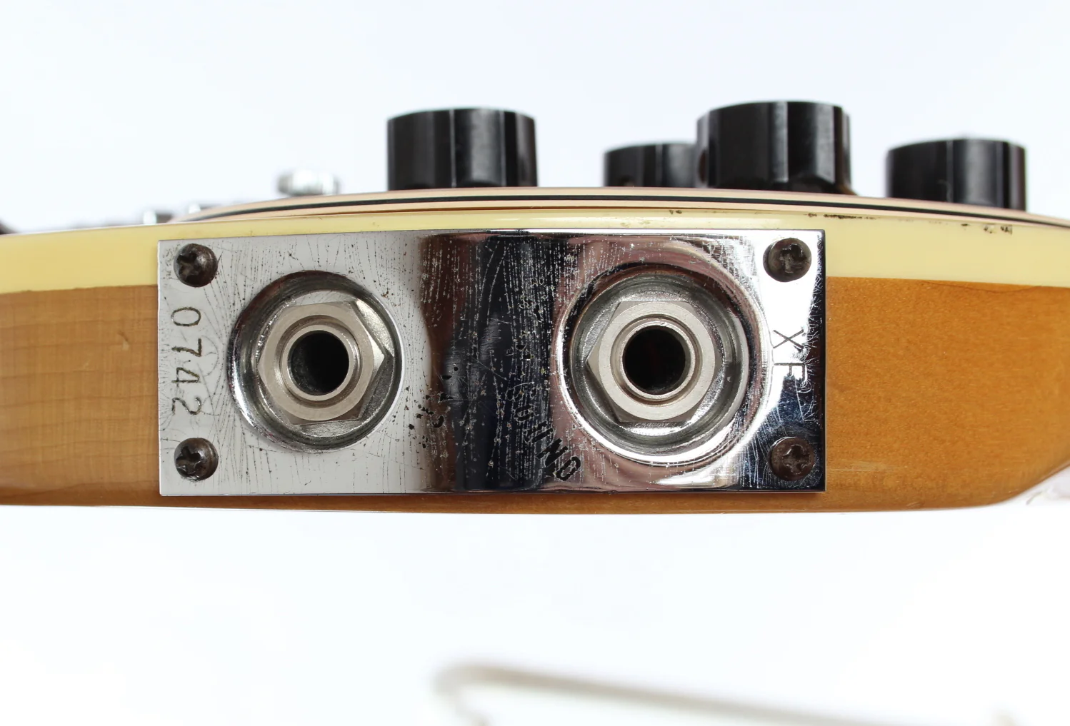 1984 Rickenbacker 4003 mapleglo - Image 11