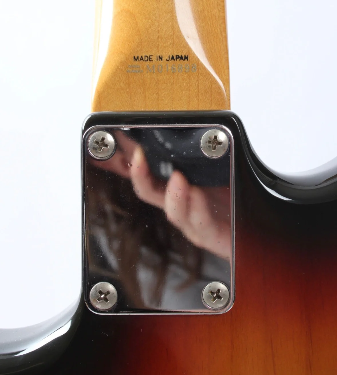 1992 Fender Bass VI Custom Edition sunburst - Image 11