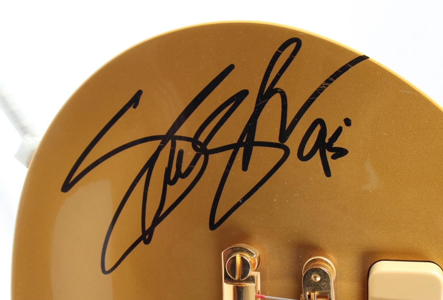 1994 Gibson Les Paul Classic 100th Anniversary Centennial goldtop signed by Slash - Image 4