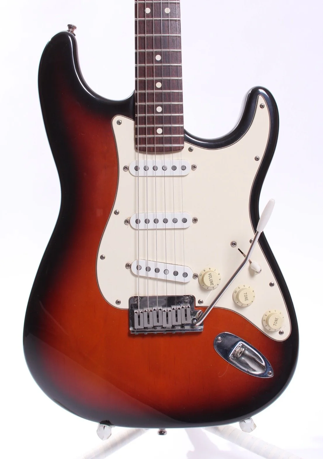 1995 Fender Stratocaster American Standard sunburst - Image 2