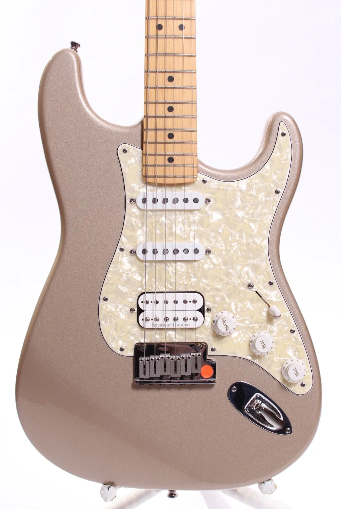 1997 Fender Lone Star Stratocaster shoreline gold NOS - Image 2