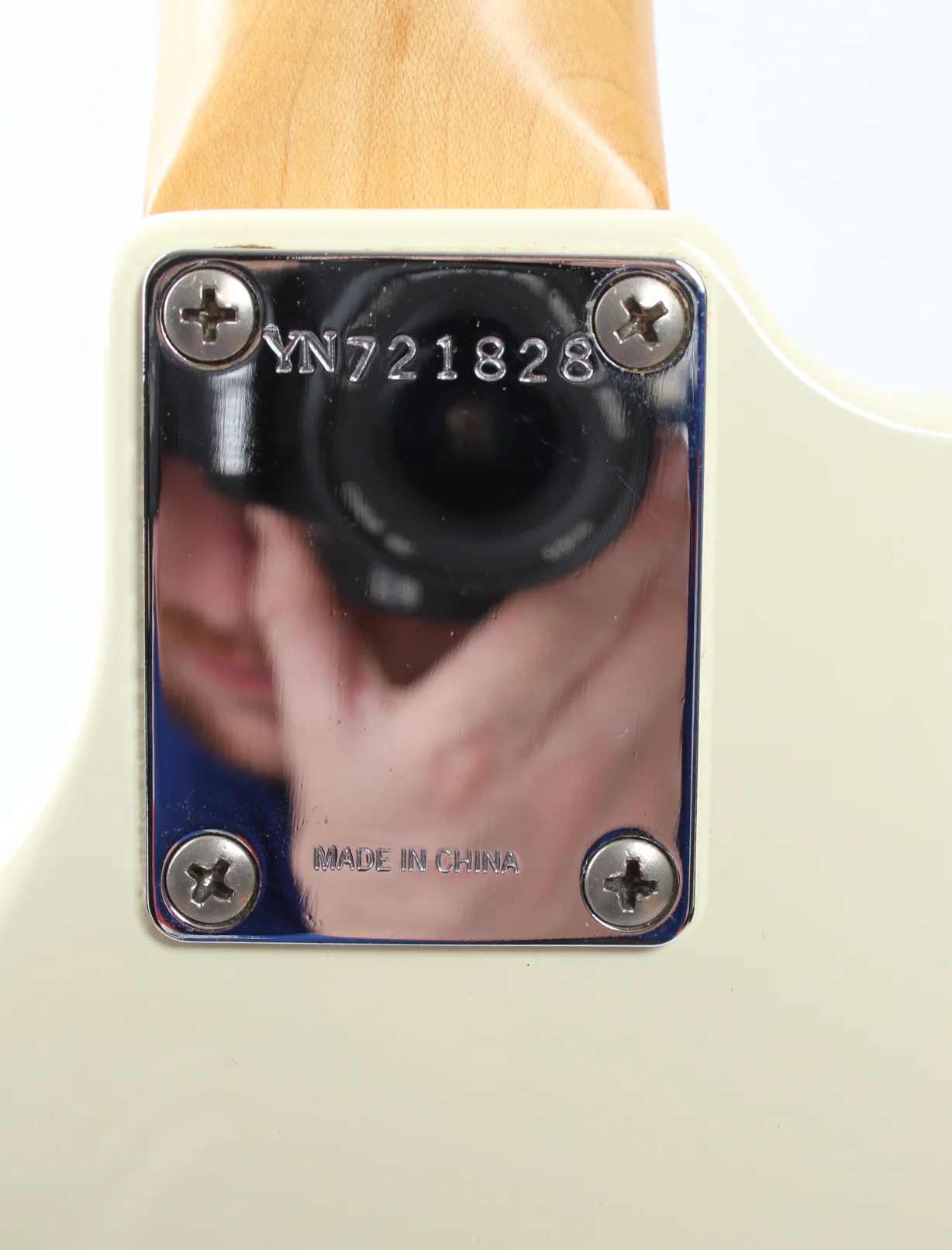 1997 Squier Musicmaster Bass arctic white - Image 11