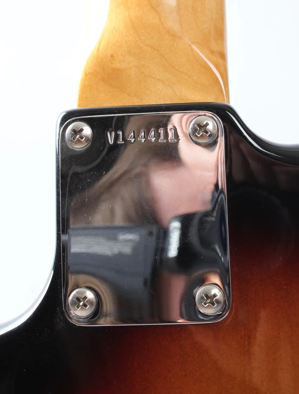 2004 Fender Jazzmaster American Vintage 62 Reissue sunburst - Image 11