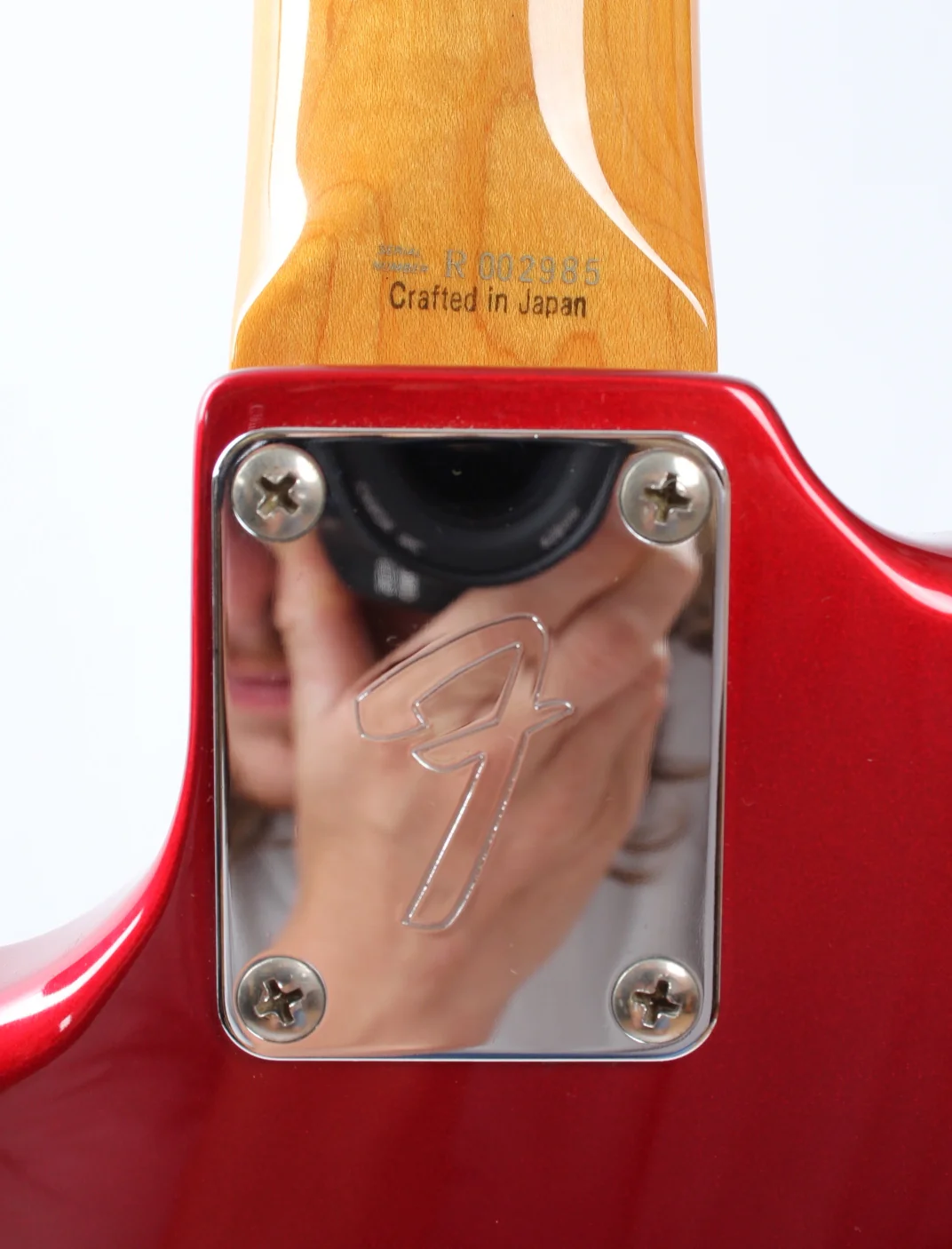 2004 Fender Mustang Bass, candy apple red - Image 9