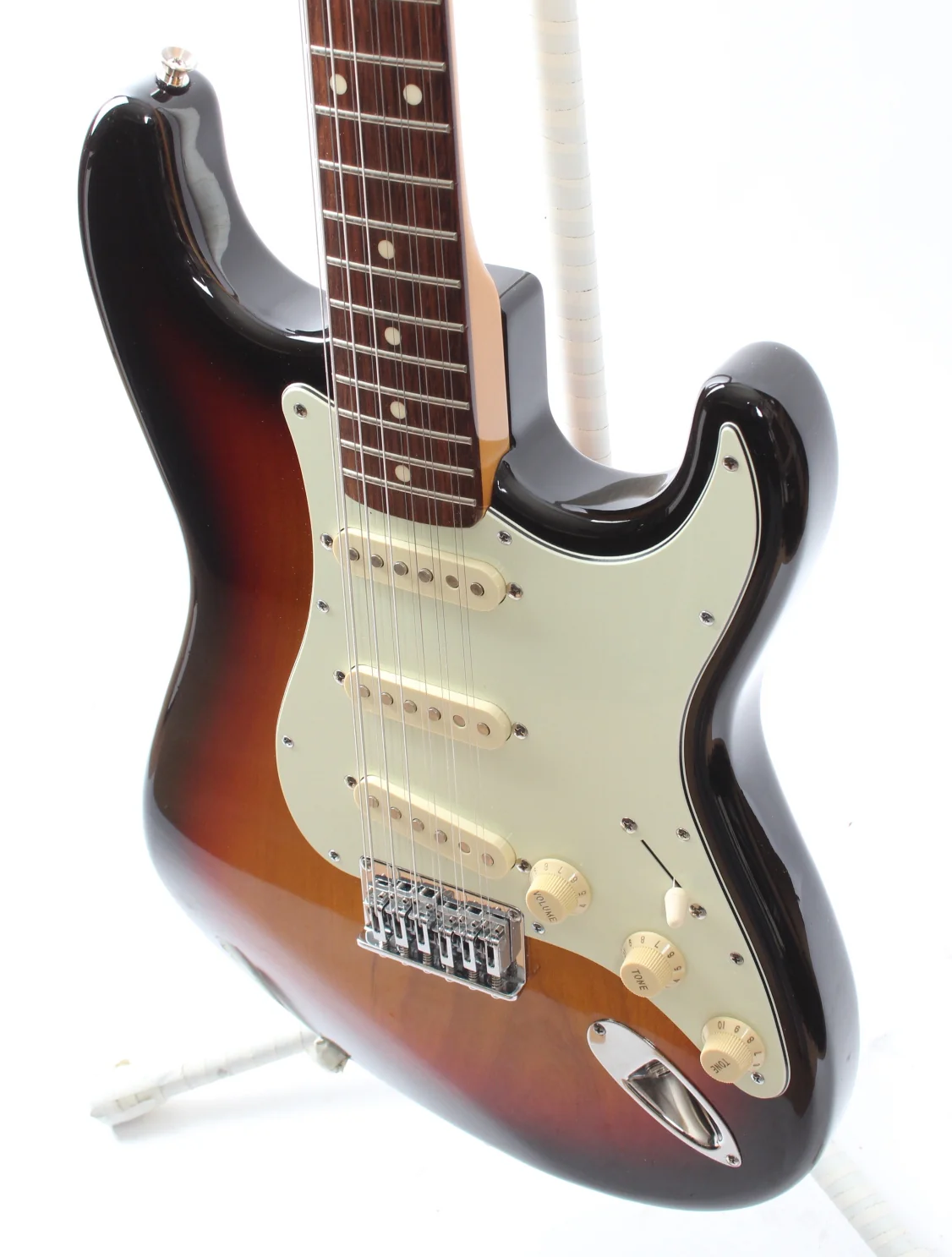 2004 Fender Stratocaster XII 12-string sunburst - Image 3