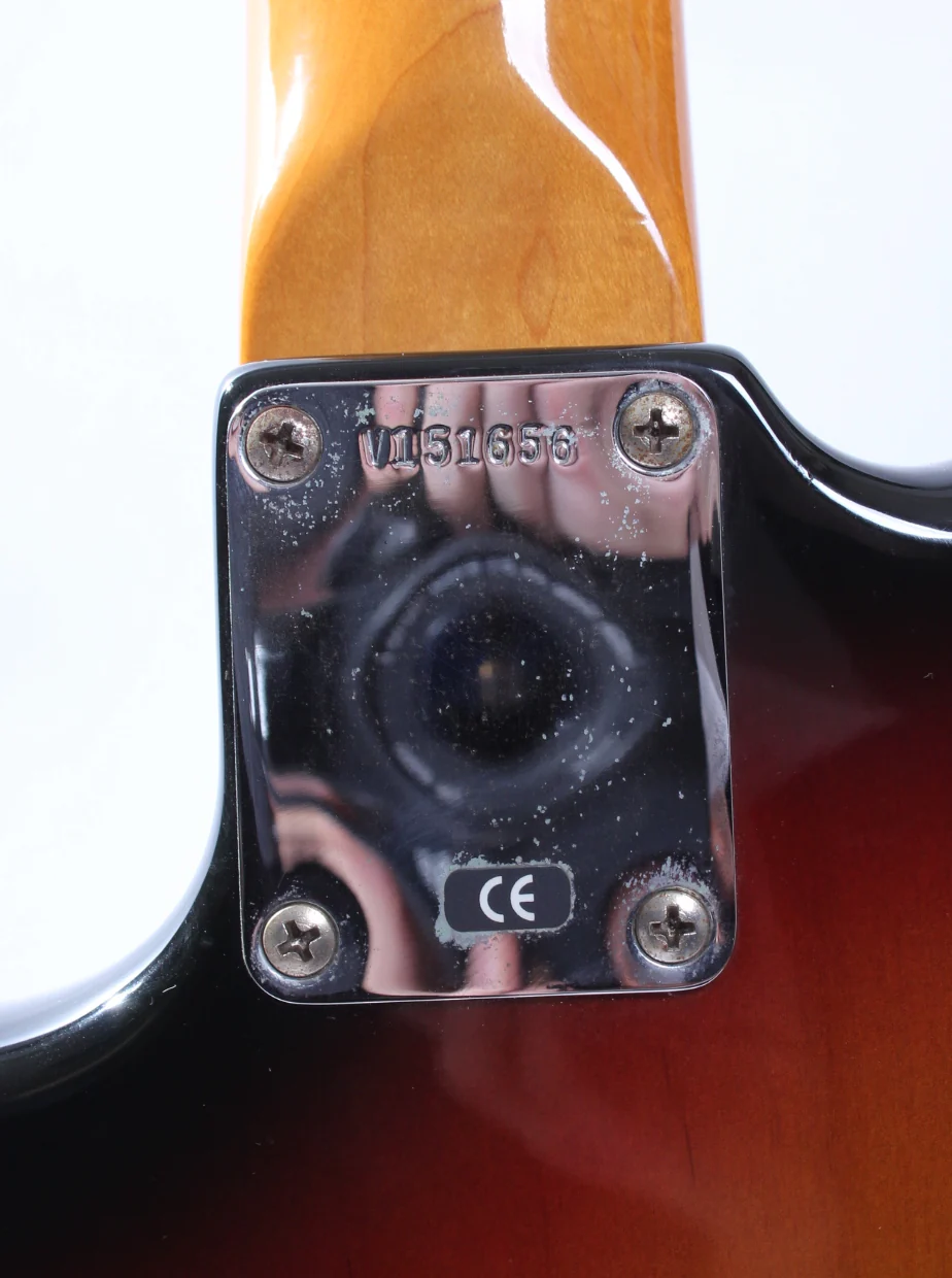 2005 Fender Jazzmaster American Vintage '62 Reissue sunburst - Image 11