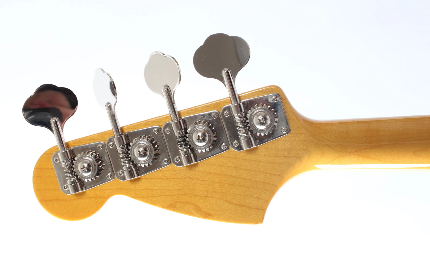 2005 Fender Mustang Bass sunburst - Image 10