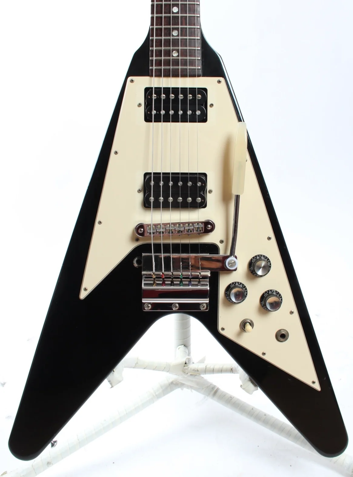 2005 Gibson Flying V 67 Reissue Maestro Vibrola ebony - Image 2