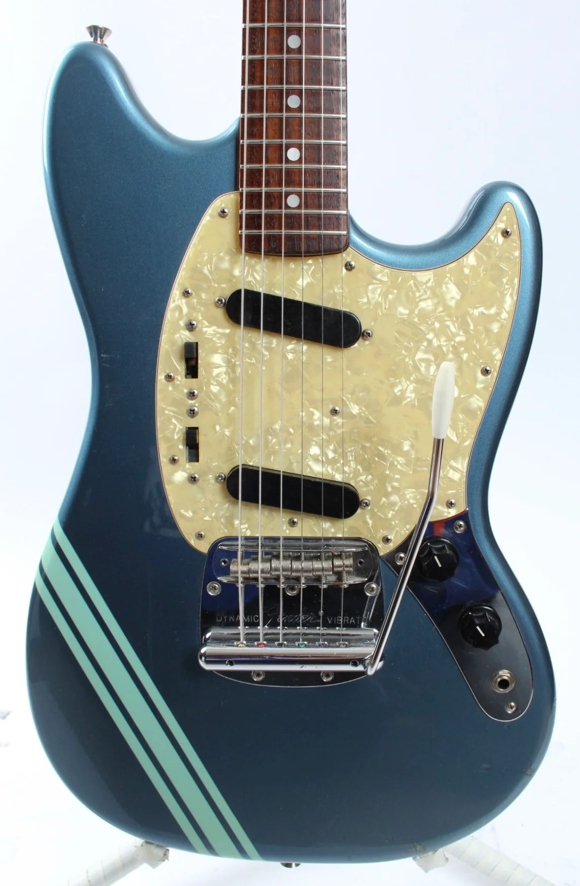 2006 Fender Mustang 69 Reissue competition burgundy - Image 2