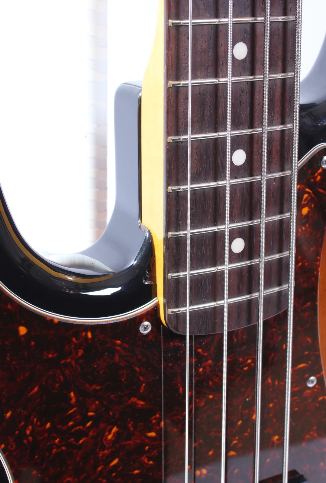 2007 Fender Precision Bass 62 Reissue Lefty sunburst - Image 13