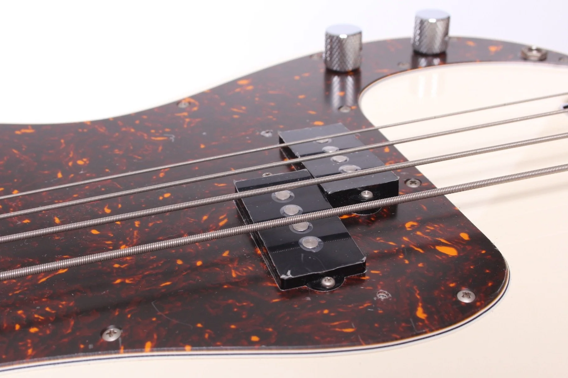 2011 Fender Precision Bass 62 Reissue vintage white - Image 9