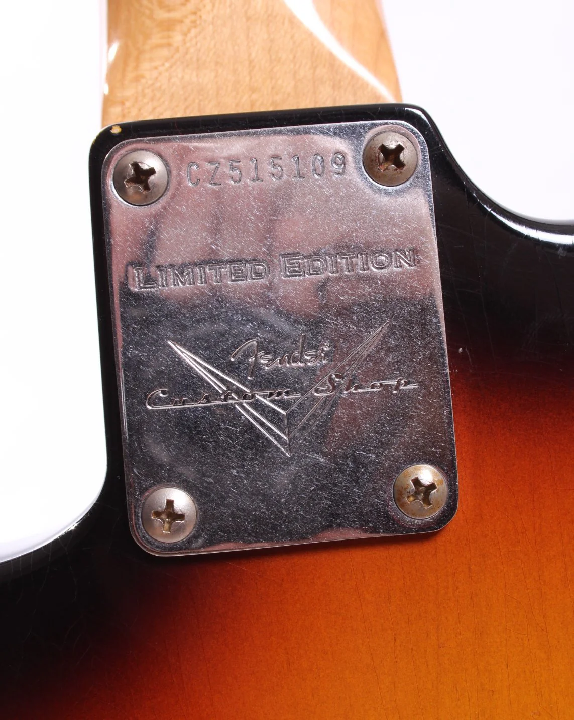 2011 Fender Stratocaster Custom Shop 60's Relic Duo Tone Limited Edition sunburst - Image 11