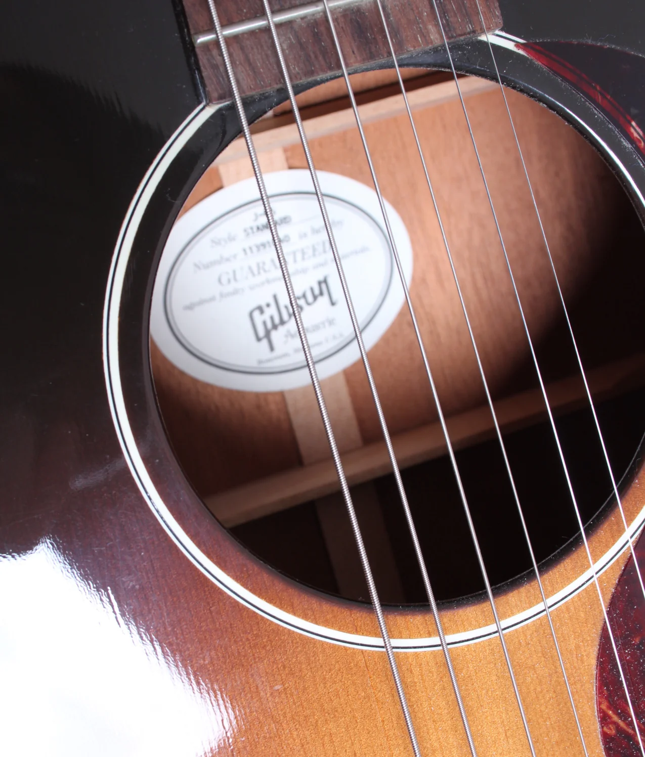 2011 Gibson J-45 Standard sunburst - Image 11