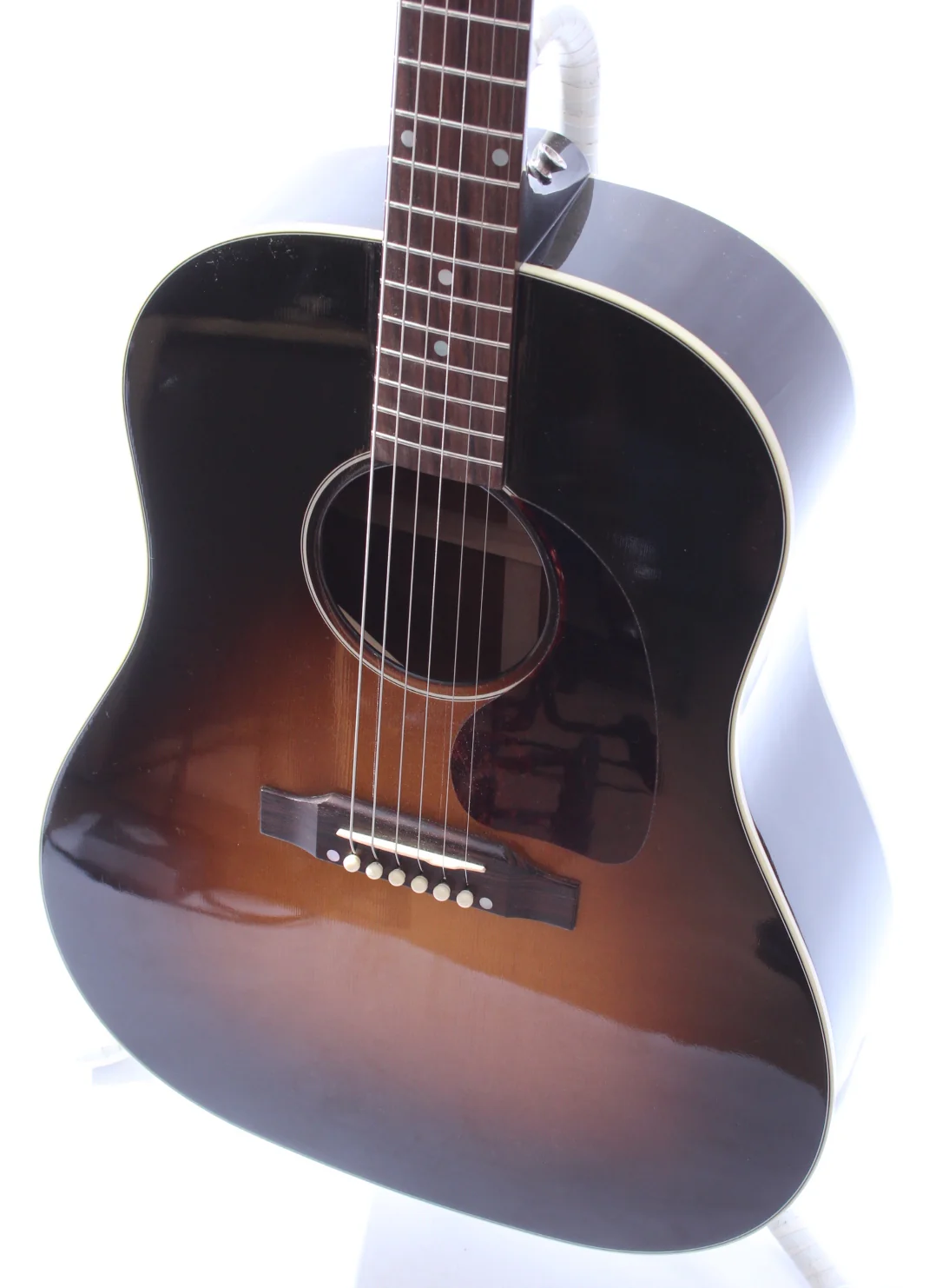 2011 Gibson J-45 Standard sunburst - Image 3