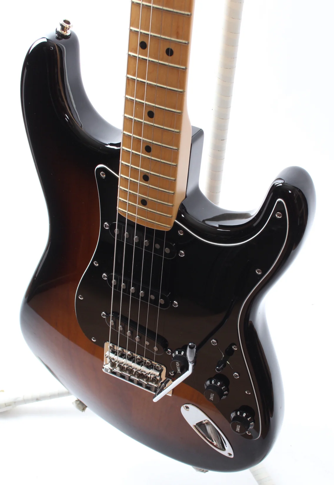 2013 Fender Stratocaster American Special two-tone sunburst - Image 3