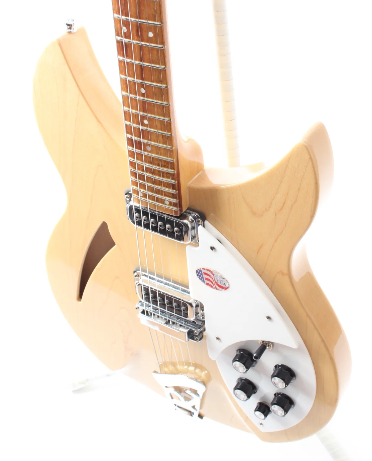 2013 Rickenbacker 330 mapleglo - Image 3