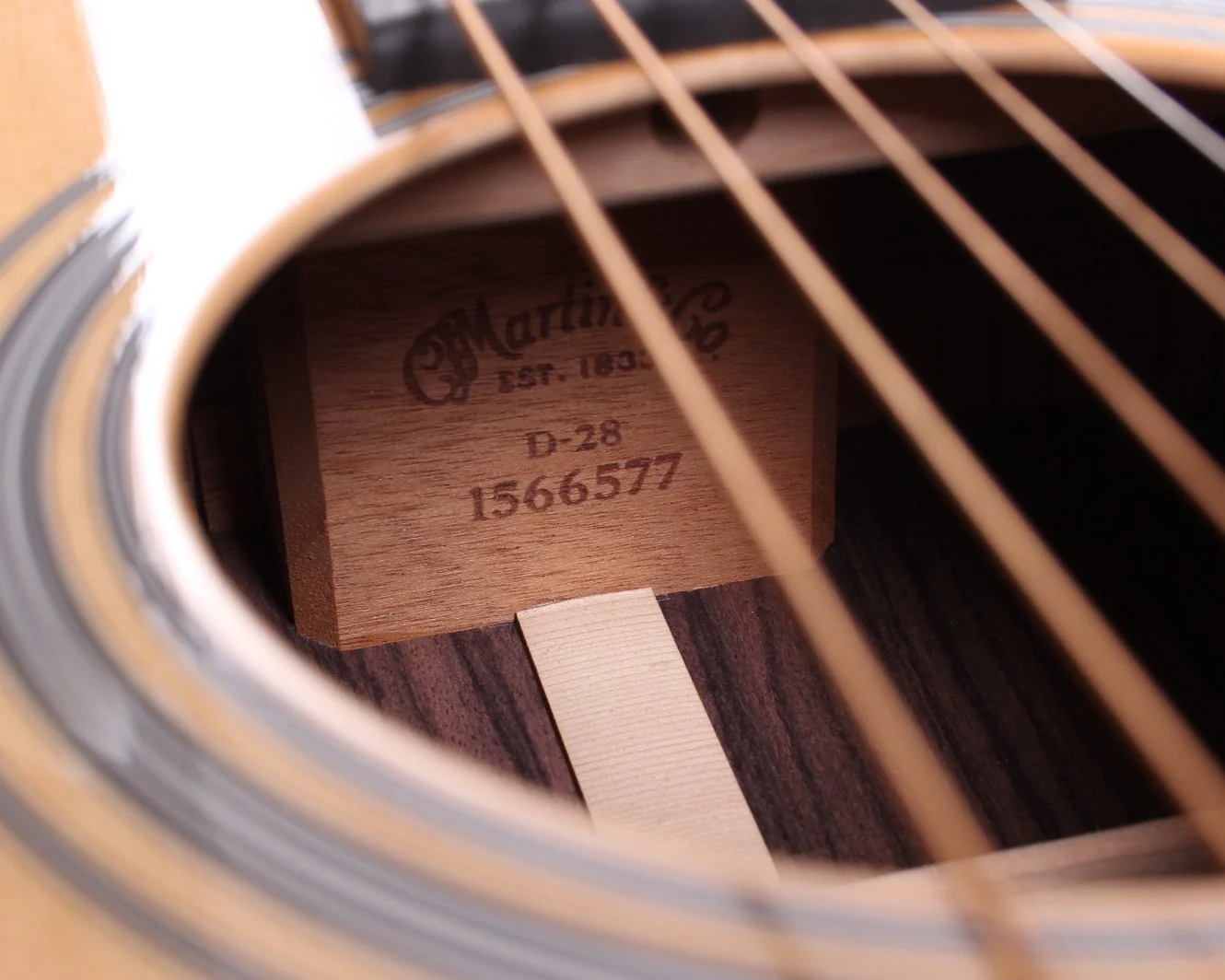 2015 Martin D-28 natural - Image 11