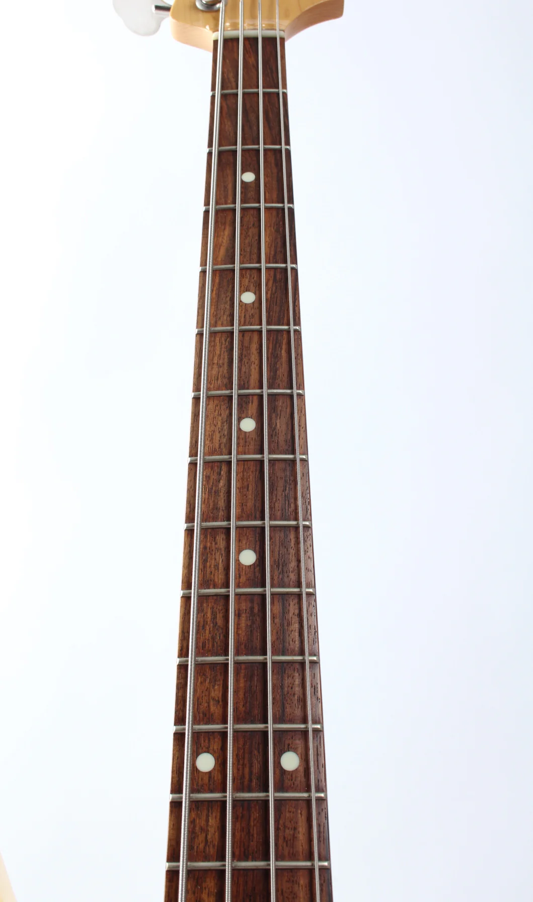2019 Fender Mustang Bass Hybrid PJ vintage white - Image 4