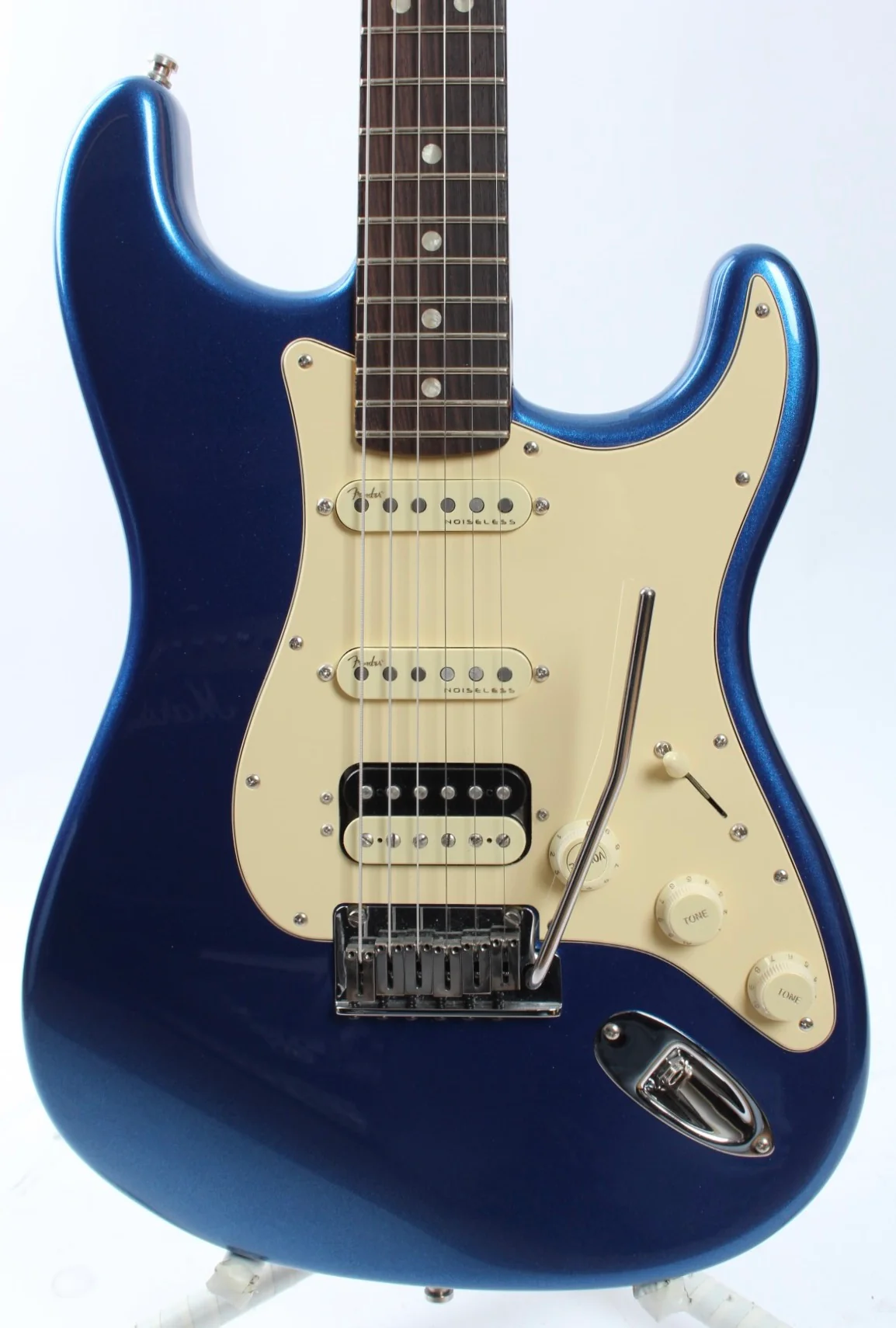 2022 Fender Stratocaster American Ultra HSS RW cobra blue - Image 2