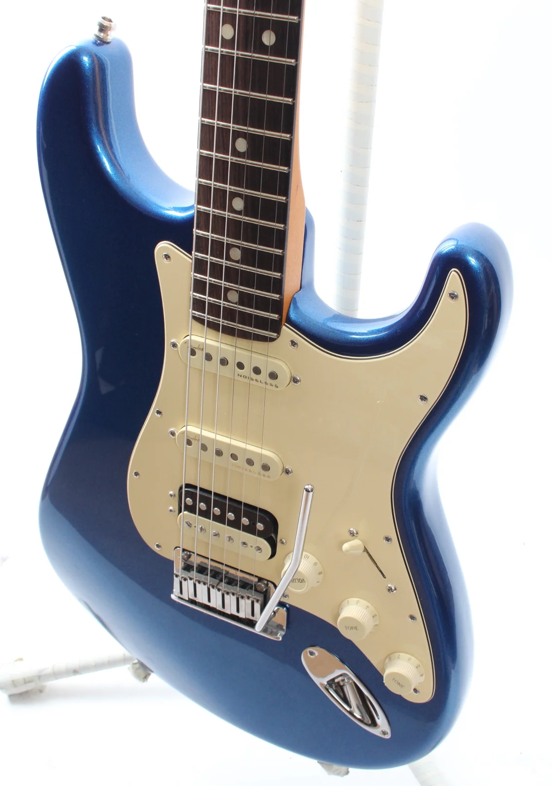 2022 Fender Stratocaster American Ultra HSS RW cobra blue - Image 3