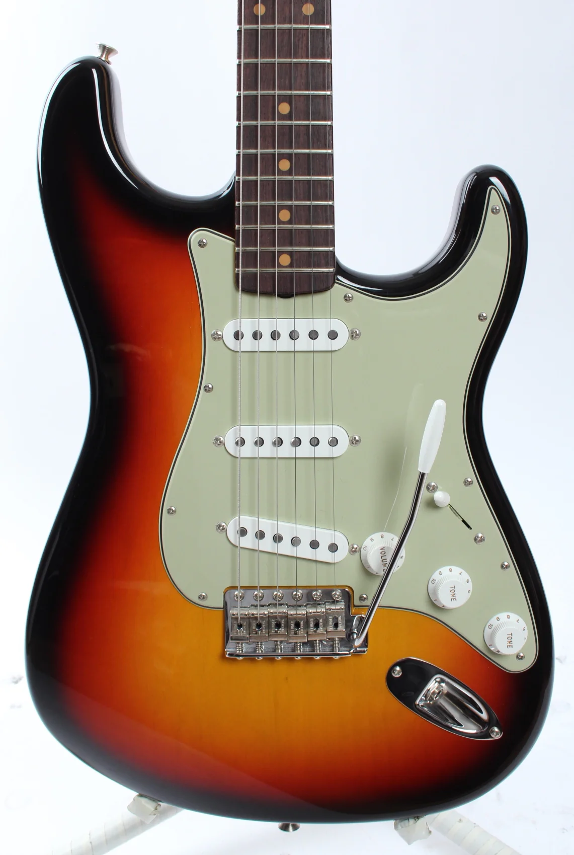 2023 Fender Custom Shop 60 Strat NOS sunburst - Image 4