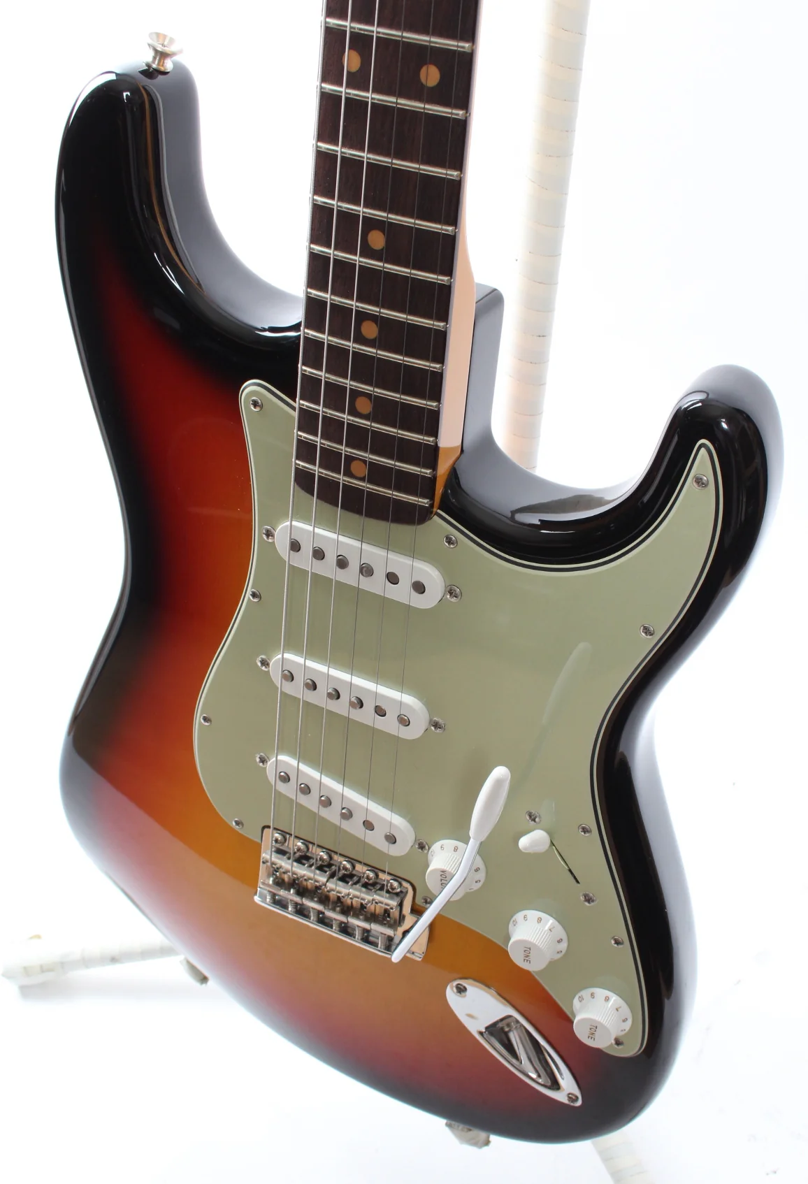 2023 Fender Custom Shop 60 Strat NOS sunburst - Image 5