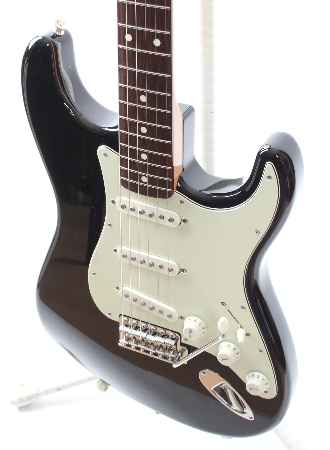 2023 Fender Stratocaster Traditional 60s II black matching headstock - Image 3