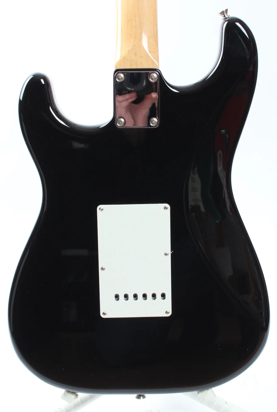 2023 Fender Stratocaster Traditional 60s II black matching headstock - Image 7